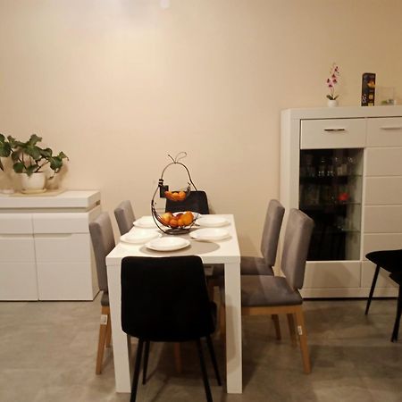 Uroczy Apartament كراكوفيا المظهر الخارجي الصورة